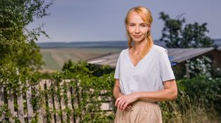Jana Plodková jako kaplanka ve Vraždách v kraji: Je to normální ženská