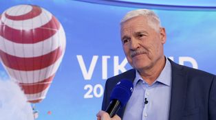 Pavel Dumbrovský opět před kamerou: Ve Víkendu se po jeho boku vystřídaly 3 ženy