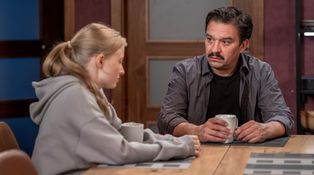 Agáta si v Ulici otevřeně promluví s Márou. Řekne mu pravdu o Bětě