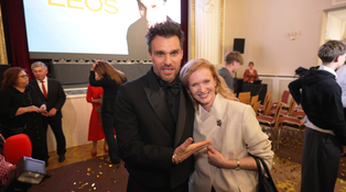 Láskyplná chvíle na premiéře: Geislerová přišla podpořit Leoše