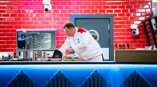Romantika podle Luďka z Hell’s Kitchen: Kilový steak a králík s česnekem