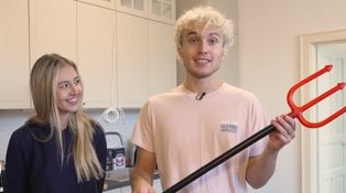 Tohle není naše! Majka a Chris se při prohlídce bytu snažili zakrýt jednu věc