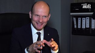 V Kriminálce Anděl hraje se švagrem Langmajerem: Máme problém se nesmát, říká Dalibor Gondík