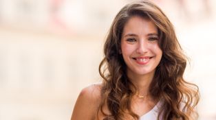 Nová posila Jedné rodiny. Sara Sandeva přichází lámat srdce