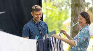 Přeřeky a pády herců z Mužketýrů. Podívejte se na pokažené záběry
