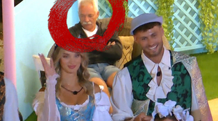 Kdo je tajemný muž Love Islandu? Víme, jak se dostal mezi srdíčka