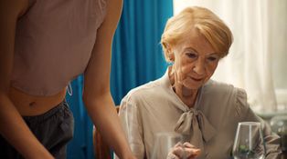 První ukázka z nového seriálu Taneční: Příšerná tchyně ztrpčuje život rodině
