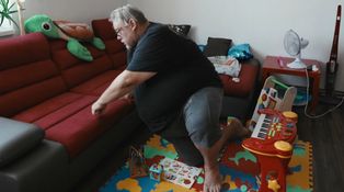 Honza z Proměn má problém s péčí o dceru. Sotva se zvedne ze země