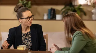 Kateřina přijde v Ulici za Soňou. Ta ji vyhodí z bytu