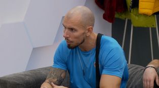 Ohrozil jsi moji rodinu! Naštvaný David smetl Vítovu omluvu ze stolu