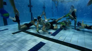 Originální sport: V podvodním hokeji se dávají góly několik metrů pod hladinou