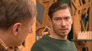 Pavel v Ulici soucítí s Rosťou. Nabídne mu pomocnou ruku