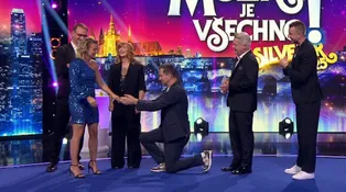 Sokol poklekl před Solaříkovou. Položil jí krásnou otázku