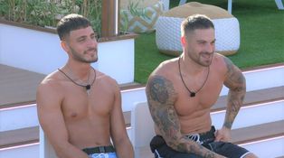 Intimní zpověď holek z Love Islandu: Lukáš s Adamem se nebáli zeptat na všechno
