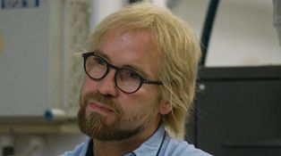 Utajeného šéfa překvapí emotivní životní příběh: Zaměstnankyni dluží omluvu