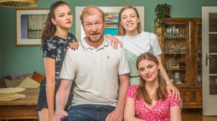 Martin Pechlát jako Táta v nesnázích: Podívejte se na první záběry z nového seriálu