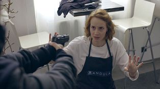 Specialisté řeší přepadení kadeřnictví. V ohrožení je i Malinková