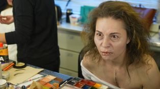 Jak se líčí mrtvola: Winterová ze Specialistů se pod rukama maskérů změnila k nepoznání