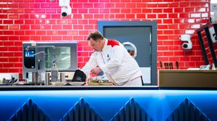 Romantika podle Luďka z Hell’s Kitchen: Kilový steak a králík s česnekem