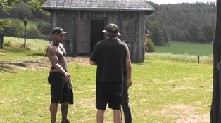 Bizarní soutěž: Farmáři si krátí čas podivnou kratochvílí s vejcem