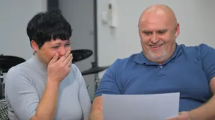 Pár z Utajeného šéfa neví, kam na svatební cestu. S výběrem mu pomáhají šéfové