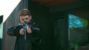 Přestřelka v Božím plánu: Adam vytáhne na Dadyho kuličkovku