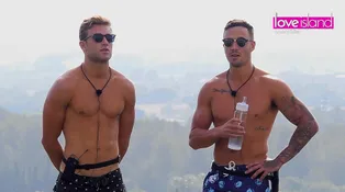 Která dívka ve vile je nejatraktivnější? Kluci je mají pěkně seřazené