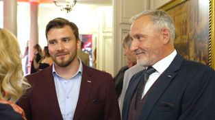 Jan Čenský ukázal ve Varech syna. Podobají se jako vejce vejci