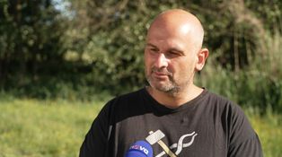 Farmu opouští jako první Lukáš. Už před duelem tušil svůj konec