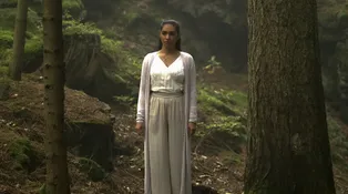 Seance v Záhadných případech se zvrtla. Klára uvízla mezi dvěma světy
