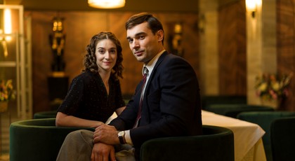 Otevírá se Zlatá labuť. Historicky první dobový seriál TV Nova míří na obrazovku