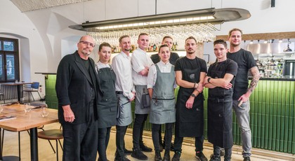 ​Pohlreichův souboj restaurací a vítěz Petr Heneš z Long Story Short: Co by v životě nesnědl?