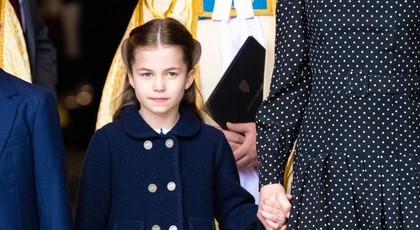 Unikátní fotografie královské rodiny. Komu se nejvíc podobá princezna Charlotte?