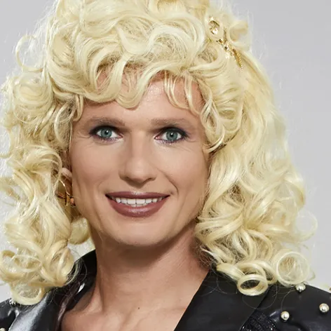 Tvoje tvář má známý hlas: Dalibor Gondík jako Dolly Parton