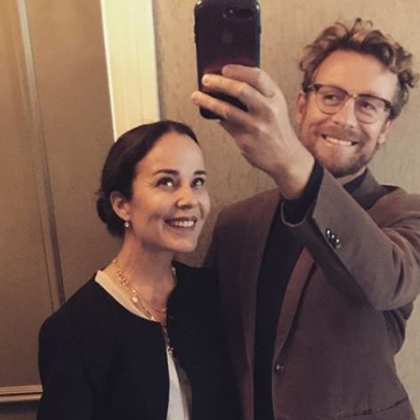 Simon Baker s manželkou