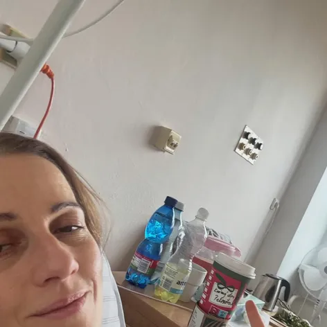 Petra Bučková; Prsa 01