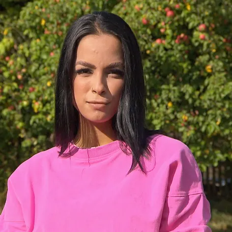Sedmadvacetiletá Gabriela je influencerka.