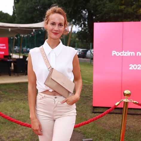 Barbora Murdová na červeném koberci