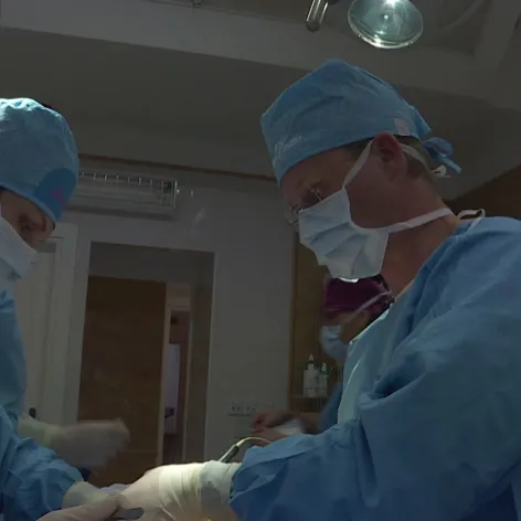 O 10 let mladší - operace prsou a břicha - 1