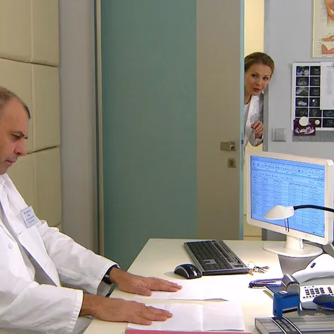 Ordinace: Alena s Rytířem při zjištění pravdy o otci dítěte - 1