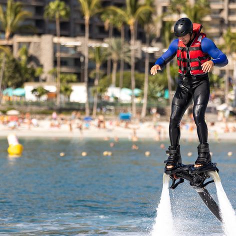 Love Island - Kryštof flyboarding