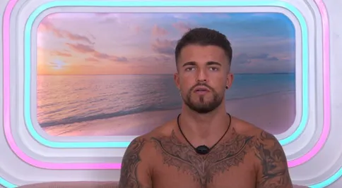 Přátelství s ex? Jakub z Love Islandu musí Cynthii svěřit důležitou věc