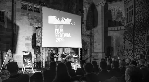 Hrad a podhradí Českého Šternberka ovládne Noir Film Festival