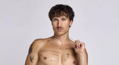 Tomáš z Love Islandu 2026 je model. Na vzhledu mu ale u dívky nezáleží