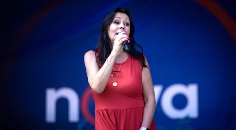 Den s Novou v Olomouci v plném proudu: Zpívá Heidi Janků