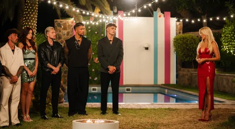 Vystřižená scéna z Love Islandu: Takhle probíhalo ohniště na Casa Amor