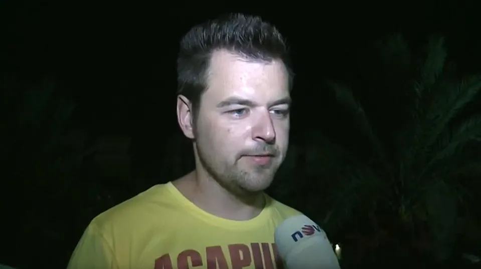 První rozhovory Petra Kramného s novináři: Podívejte se na archivní záběry