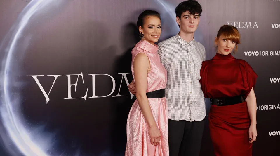 Epická bitva o osud světa začala! Minisérie Vědma se předvedla na slavnostní premiéře
