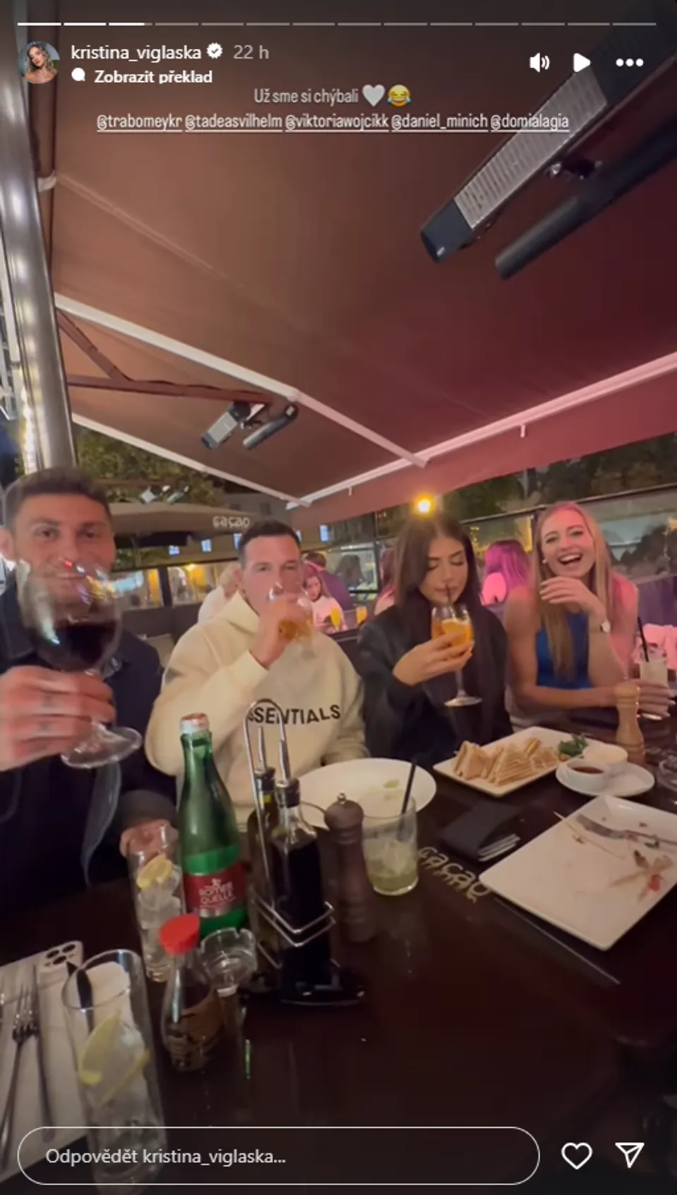 Love Island - Kristi a srdíčka