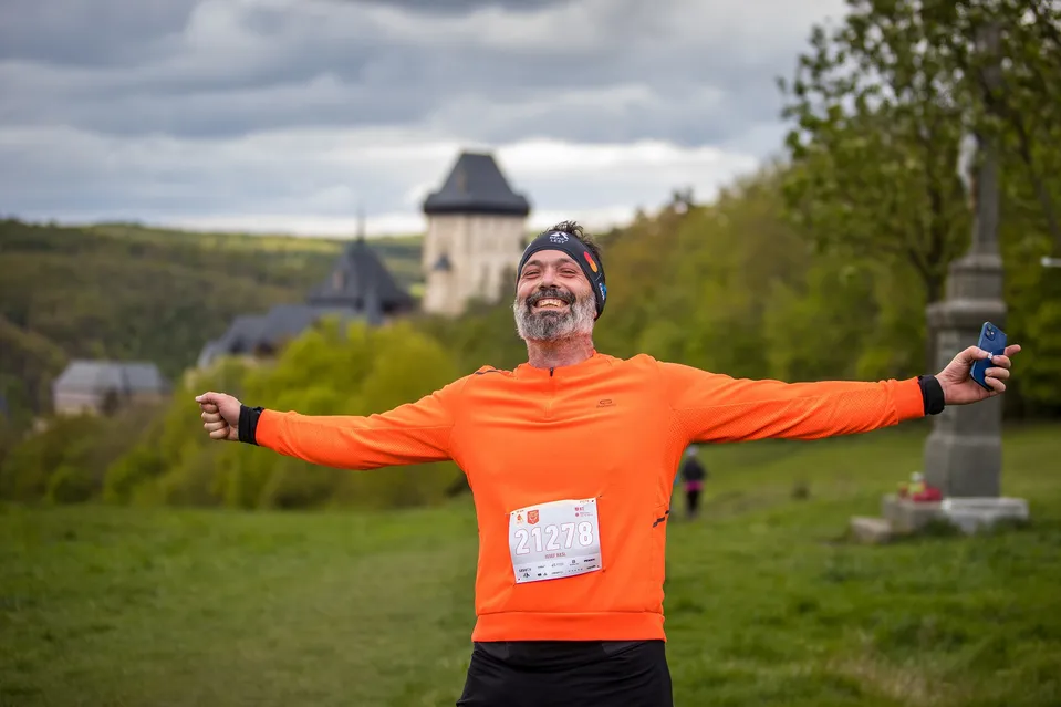 Běhej lesy